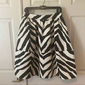 Express zebra print midi skirt with pockets size 10. New with tag.